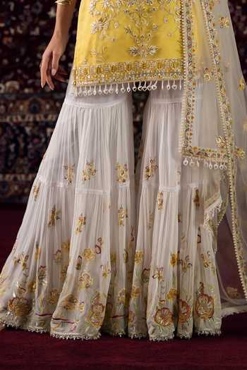 Buy Lashkaraa Yellow Georgette, Net Round Neck, Yes Embroidered Sleeveless Kurta Set Online at Aza Fashions Buy_Lashkaraa_Yellow Georgette, Net Round Neck, Yes Embroidered Sleeveless Kurta Set _Online_at_Aza_Fashions