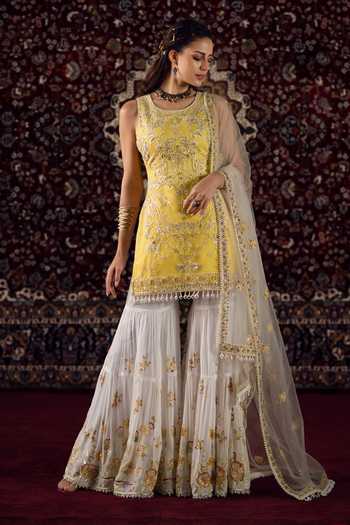 Shop Lashkaraa Yellow Georgette, Net Round Neck, Yes Embroidered Sleeveless Kurta Set Online at Aza Fashions Shop_Lashkaraa_Yellow Georgette, Net Round Neck, Yes Embroidered Sleeveless Kurta Set _Online_at_Aza_Fashions