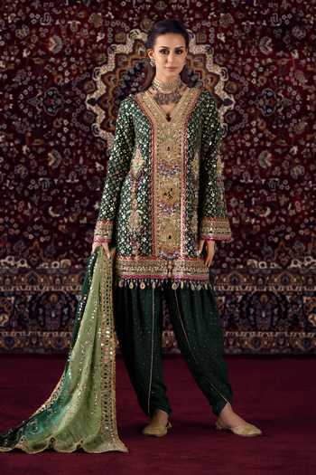 Lashkaraa Embroidered Kurta Dhoti Pant Set 