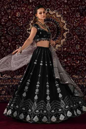 Lashkaraa Black Silk, Net, Viscose Sweetheart Neck Embroidered Lehenga Set at Aza Fashions Lashkaraa_Black Silk, Net, Viscose Sweetheart Neck Embroidered Lehenga Set _at_Aza_Fashions