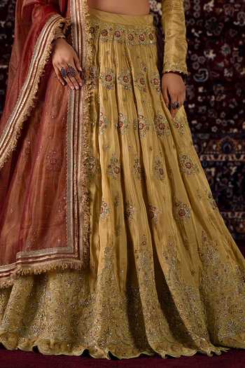 Lashkaraa_Gold Silk, Viscose V-neck Embroidered Lehenga Set _at_Aza_Fashions