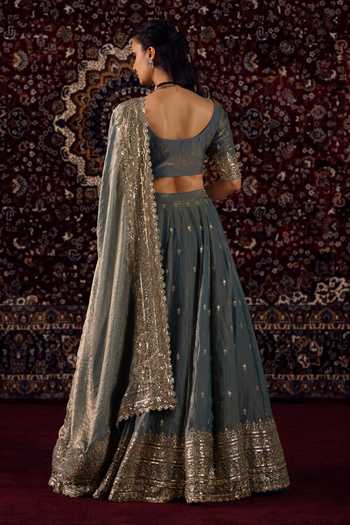Lashkaraa Embroidered Blouse Lehenga Set 