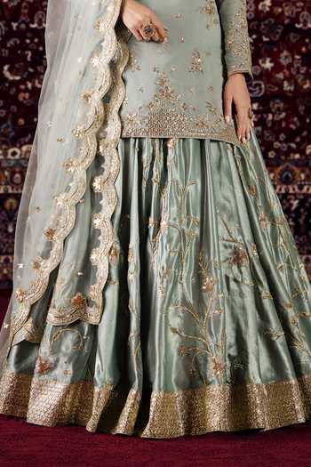 Buy Lashkaraa Green Organza, Net V-neck, Yes Embroidered Kurta Lehenga Set Online at Aza Fashions Buy_Lashkaraa_Green Organza, Net V-neck, Yes Embroidered Kurta Lehenga Set _Online_at_Aza_Fashions