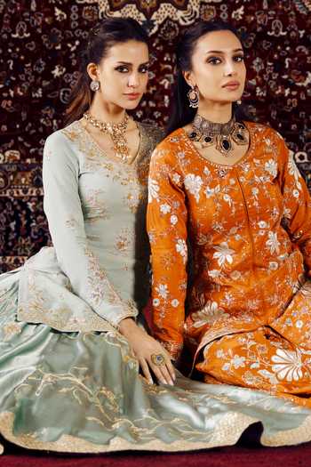 Buy Lashkaraa Green Organza, Net V-neck, Yes Embroidered Kurta Lehenga Set Buy_Lashkaraa_Green Organza, Net V-neck, Yes Embroidered Kurta Lehenga Set