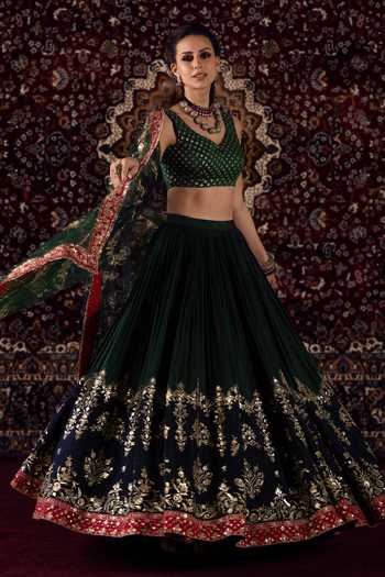 Lashkaraa_Green Viscose, Silk, Brocade, Net V-neck Zari Embroidered Lehenga Set _at_Aza_Fashions