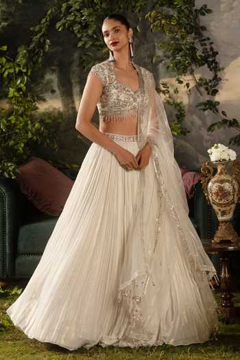 Lashkaraa_Off White Net, Georgette Sweetheart Neck Embroidered Blouse Lehenga Set_Online_at_Aza_Fashions