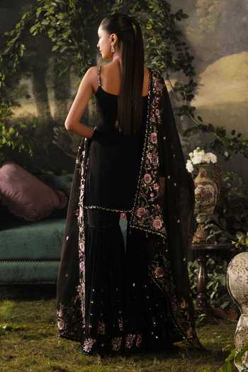 Lashkaraa Sleeveless Kurta Gharara Set 
