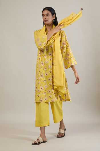 Shop Tuli Yellow Cotton, Kota Doria Split V-neck Urja Thread Work Floral Print Kurta Set Online at Aza Fashions Shop_Tuli_Yellow Cotton, Kota Doria Split V-neck Urja Thread Work Floral Print Kurta Set _Online_at_Aza_Fashions