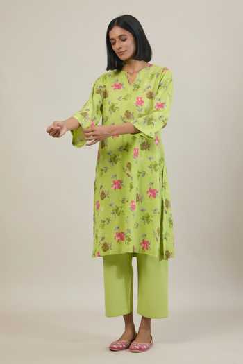 Tuli_Green Cotton, Kota Doria V-neck Tana Floral Print Kurta Set _Online_at_Aza_Fashions