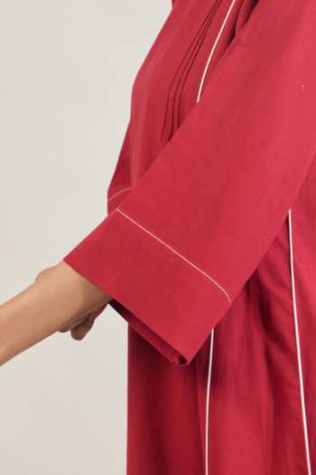 Buy Tuli Red Cotton Round Neck, Yes Akaar Kurta With Pant Online at Aza Fashions Buy_Tuli_Red Cotton Round Neck, Yes Akaar Kurta With Pant _Online_at_Aza_Fashions