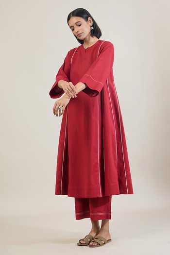 Tuli Red Cotton Round Neck, Yes Akaar Kurta With Pant at Aza Fashions Tuli_Red Cotton Round Neck, Yes Akaar Kurta With Pant _at_Aza_Fashions
