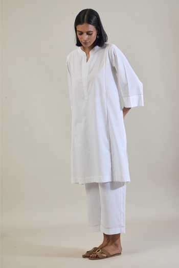 Shop_Tuli_White Cotton Mandarin Collar, Yes Yug Thread Work Kurta And Pant Set _Online_at_Aza_Fashions