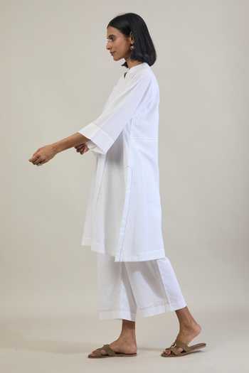 Tuli_White Cotton Mandarin Collar, Yes Yug Thread Work Kurta And Pant Set _at_Aza_Fashions