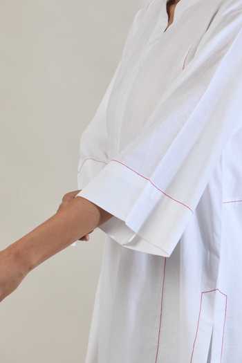 Buy_Tuli_White Cotton Mandarin Collar, Yes Yug Thread Work Kurta And Pant Set 
