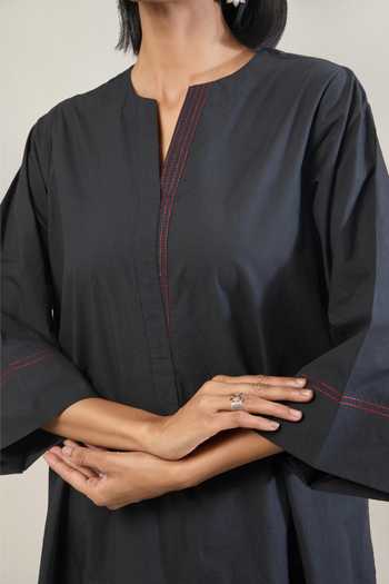 Tuli Black Cotton, Kota Doria Split V-neck Daur Kurta Set With Contrast Dupatta at Aza Fashions Tuli_Black Cotton, Kota Doria Split V-neck Daur Kurta Set With Contrast Dupatta _at_Aza_Fashions