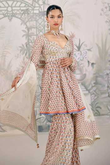 Buy_Shyam Narayan Prasad_White Georgette Sweetheart Neck Zardozi Embroidered Top Sharara Set 