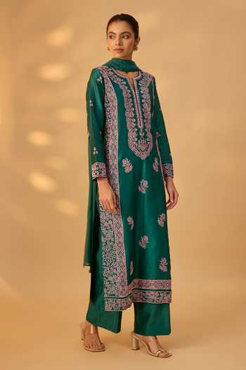 The Aarya Green Silk, Chanderi, Muslin (mulmul) Keyhole Embroidered Handwoven Kurta Set Online at Aza Fashions The Aarya_Green Silk, Chanderi, Muslin (mulmul) Keyhole Embroidered Handwoven Kurta Set _Online_at_Aza_Fashions