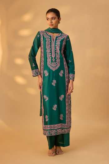 The Aarya Embroidered Handwoven Chanderi Kurta Set 