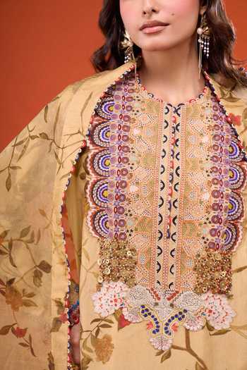 Anamika Khanna_Green Round Neck Floral Leaf Print Kurta Set _Online_at_Aza_Fashions