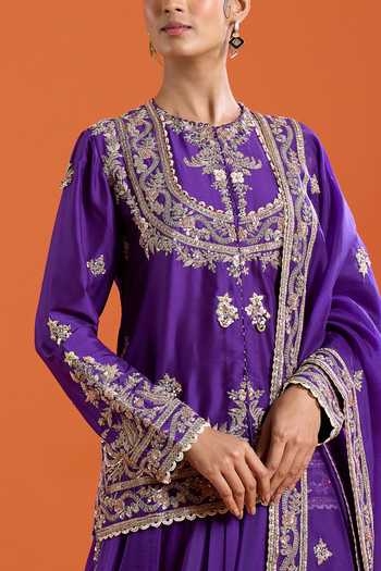 Anamika Khanna Purple Round Neck, Yes Embroidered Kurta Lehenga Set at Aza Fashions Anamika Khanna_Purple Round Neck, Yes Embroidered Kurta Lehenga Set _at_Aza_Fashions