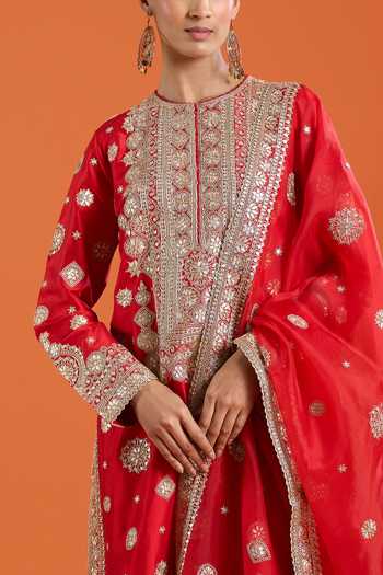 Buy_Anamika Khanna_Red Round Neck Embroidered Kurta Pant Set _Online_at_Aza_Fashions