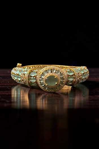 Amaara Jewels Emerald Radiance Embellished Bracelet 