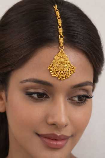 Chaotiq By Arti Paisley Carved Bead Drop Maangtikka 