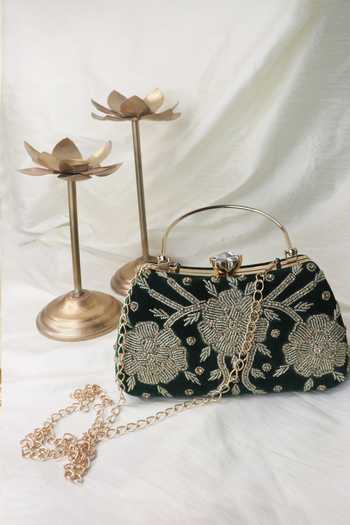 Soho Boho Studio By Aarti Thakur_Emerald Green Hand Embroidered Velvet Clutch  _Online_at_Aza_Fashions