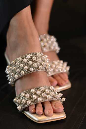 Buy_Miraki_White Pearl Embellished Heels 