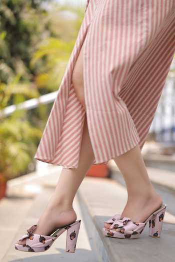 Tiesta_Pink Blush Bow Statement Block Heels _Online_at_Aza_Fashions
