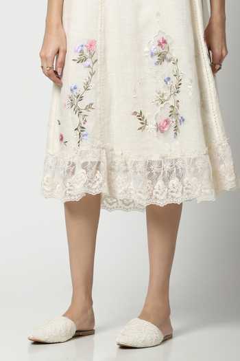 Kaveri_Off White Linen V-neck A Window To Eden Bed Roses Dress _Online_at_Aza_Fashions