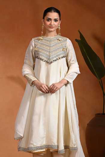 Buy Rishi and Vibhuti Ivory Silk, Organza, Tissue Round Neck Lace Work Anarkali Pant Set Online at Aza Fashions Buy_Rishi and Vibhuti_Ivory Silk, Organza, Tissue Round Neck Lace Work Anarkali Pant Set _Online_at_Aza_Fashions