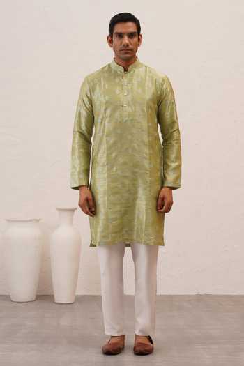ZOOP MEN Zari Embroidered Kurta Set 