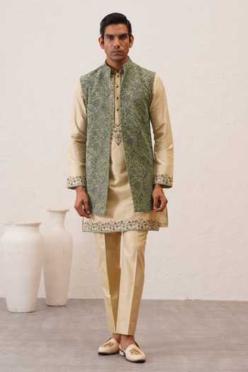 ZOOP MEN Embroidered Bundi Kurta Set 