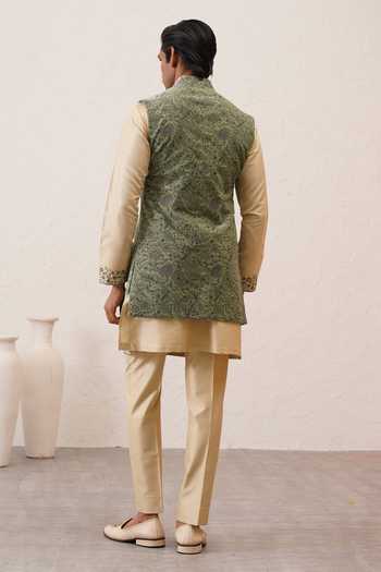 ZOOP MEN Embroidered Bundi Kurta Set 