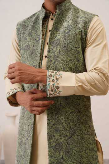 ZOOP MEN_Green Velvet, Polyester, Silk Embroidered Bundi Kurta Set _at_Aza_Fashions