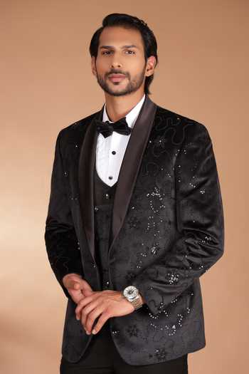 ZOOP MEN Embroidered Velvet Tuxedo Set 