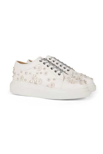 Shop Anaar White Punk Daisies Classic Sneakers Online at Aza Fashions Shop_Anaar_White Punk Daisies Classic Sneakers _Online_at_Aza_Fashions