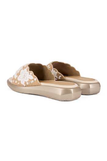 Anaar_Brown Cocoloco Flat Sandals _at_Aza_Fashions
