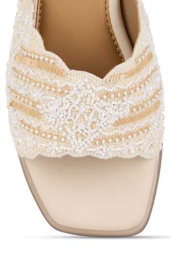 Shop Anaar Beige Sweet Bean Flat Sandals Shop_Anaar_Beige Sweet Bean Flat Sandals