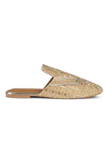 Anaar Gold Queen Embroidered Mules Online at Aza Fashions Anaar_Gold Queen Embroidered Mules _Online_at_Aza_Fashions