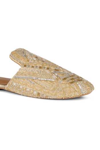 Anaar Gold Queen Embroidered Mules at Aza Fashions Anaar_Gold Queen Embroidered Mules _at_Aza_Fashions