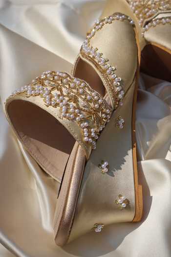 Buy_Shradha Hedau Footwear Couture_Gold Isha Hand Embellished Wedges 