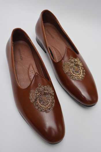 Shradha Hedau Footwear Couture Adhiraj Crest Motif Almond Toe Loafers 