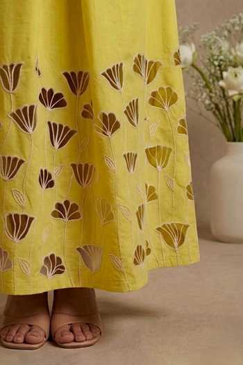 Thetaa_Yellow Cotton, Poplin Sweetheart Neck Stella Sculpted Bodice Dress _Online_at_Aza_Fashions