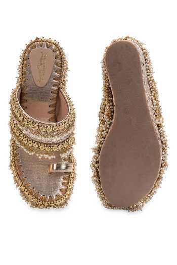 5elements Charita Embroidered Wedges 
