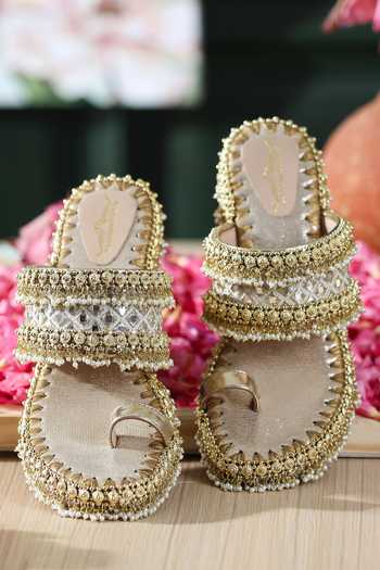 5elements Charita Embroidered Wedges 