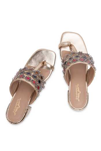 Buy 5elements Gold Mehrasa Embroidered Kolhapuri Heels Online at Aza Fashions Buy_5elements_Gold Mehrasa Embroidered Kolhapuri Heels _Online_at_Aza_Fashions