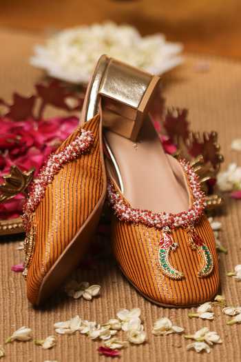 Buy 5elements Mustard Avesha Heel Mules Buy_5elements_Mustard Avesha Heel Mules