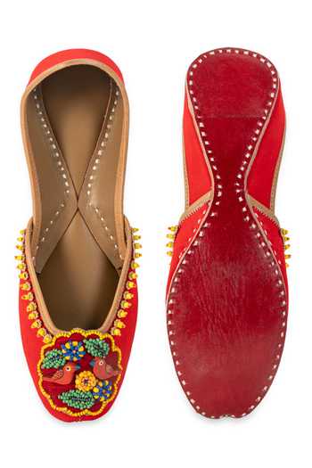 5elements Surkhgul Embroidered Juttis 